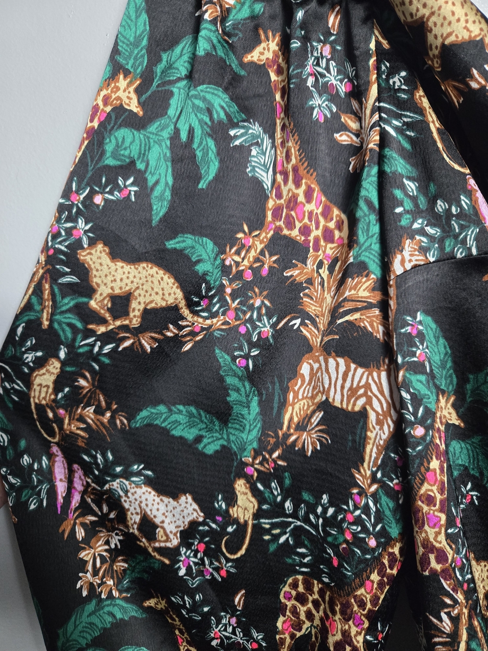 Lilly Pulitzer Safari Jungle Giraffe Leopard Off Shoulder Satin Blouse Top XL - Picture 7 of 15